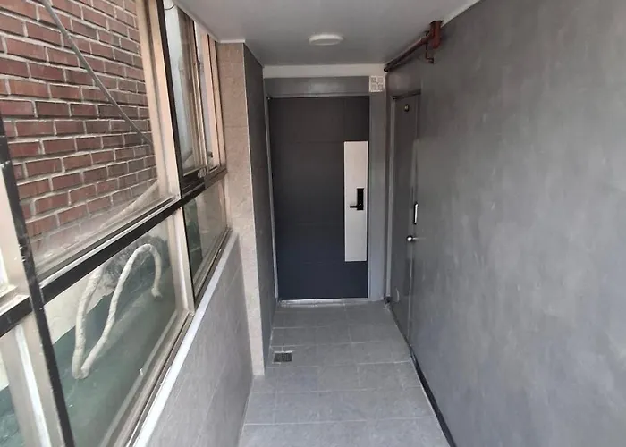Two-bedroom In Sinchon *