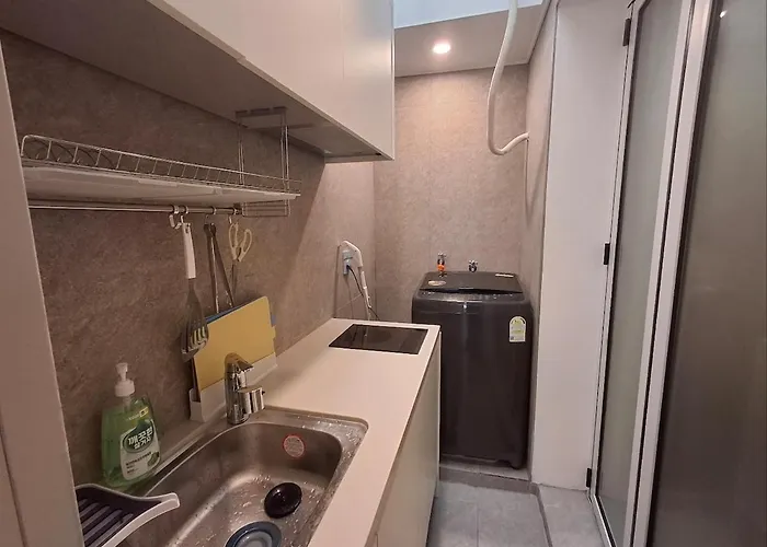 Two-bedroom In Sinchon *